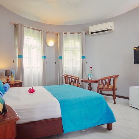 Gold Beach Resort Flic en Flac Exterior photo