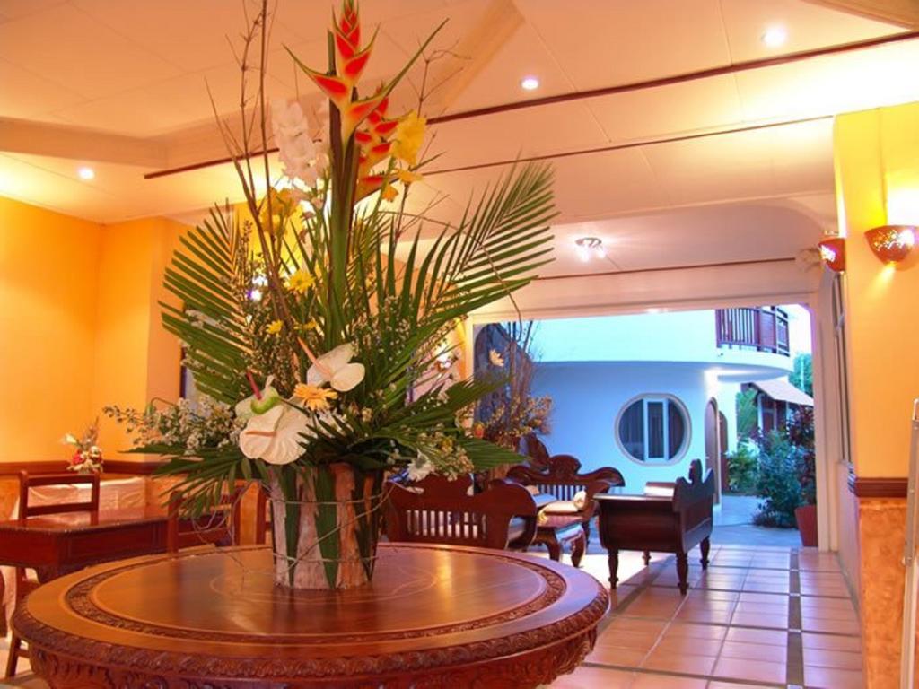 Gold Beach Resort Flic en Flac Exterior photo