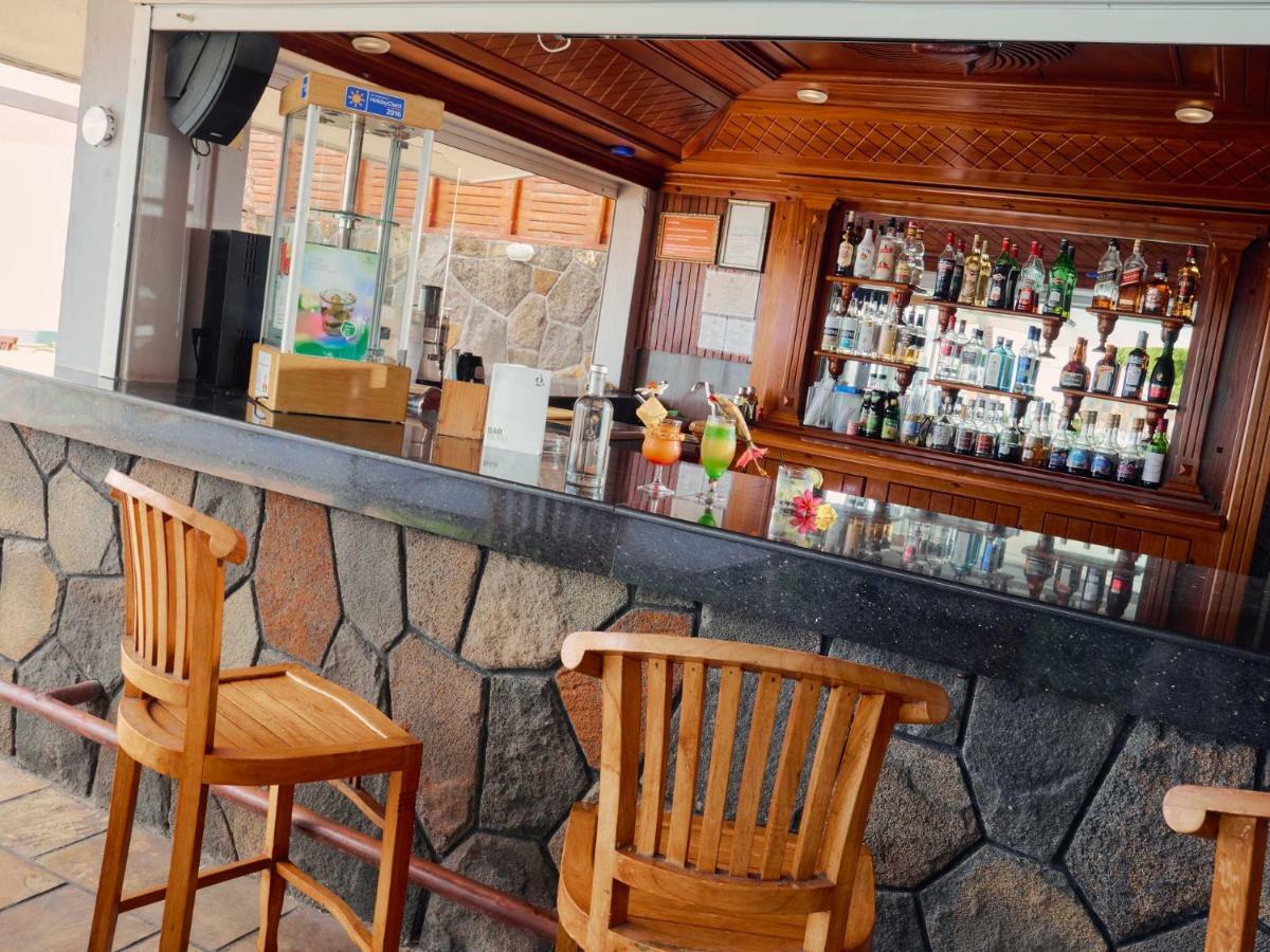 Gold Beach Resort Flic en Flac Exterior photo
