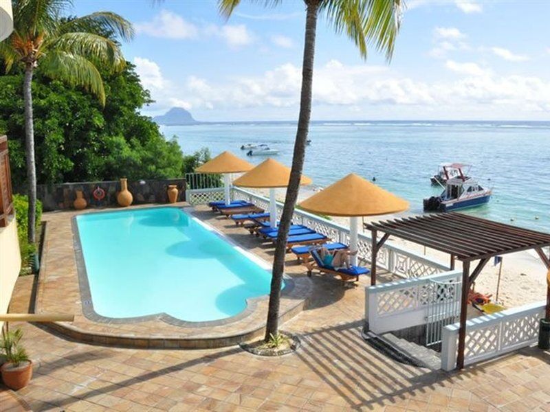 Gold Beach Resort Flic en Flac Exterior photo